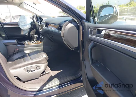 2014 Volkswagen Touareg 3.6L Executive from USA, damaged, VIN WVGEF9BP6ED015293